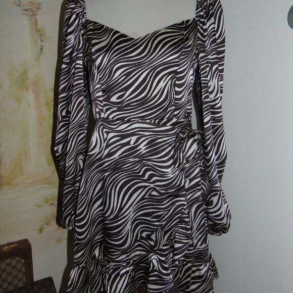 WAYF Animal Print Dress Mini Puff Sleeve Wrap Brown White Zebra Medium Smocked`` - Picture 2 of 7